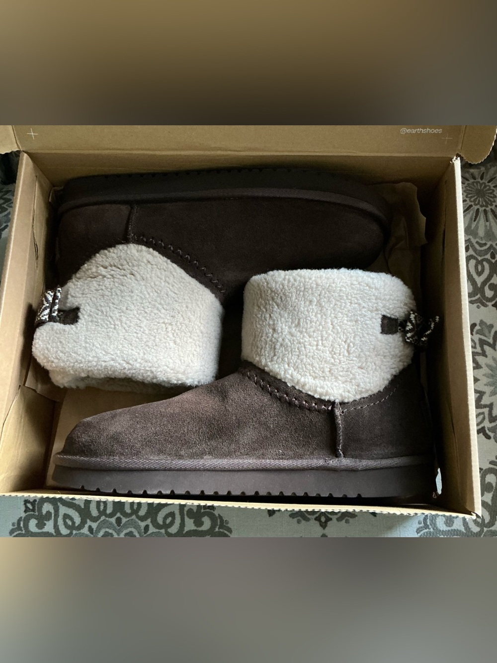 EARTH Brand Women’s Dark Brown Fashion Boots size 9 - New in box